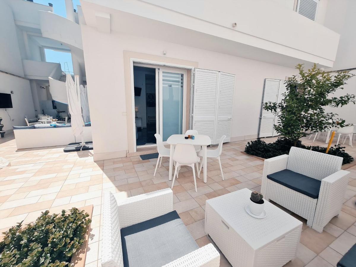 Kalinifta Rooms Apartment Torre Lapillo Extérieur photo